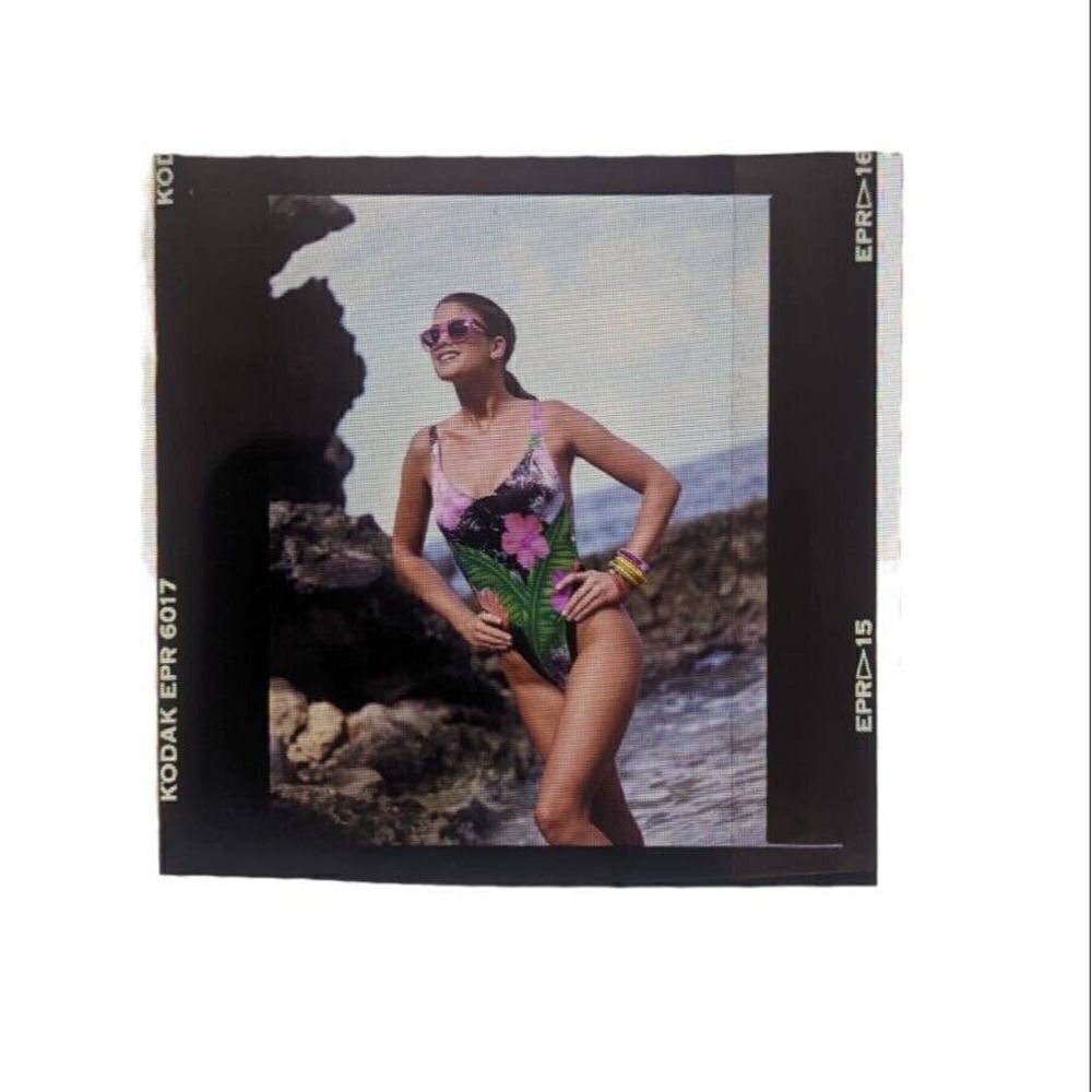 Kathy Ireland Photo Slide Swimsuit Model Catalog Production Picture (C7)‎